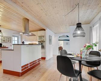 Holiday Home Malinda - 500m from the sea in SE Jutland by Interhome - Odder - Comedor