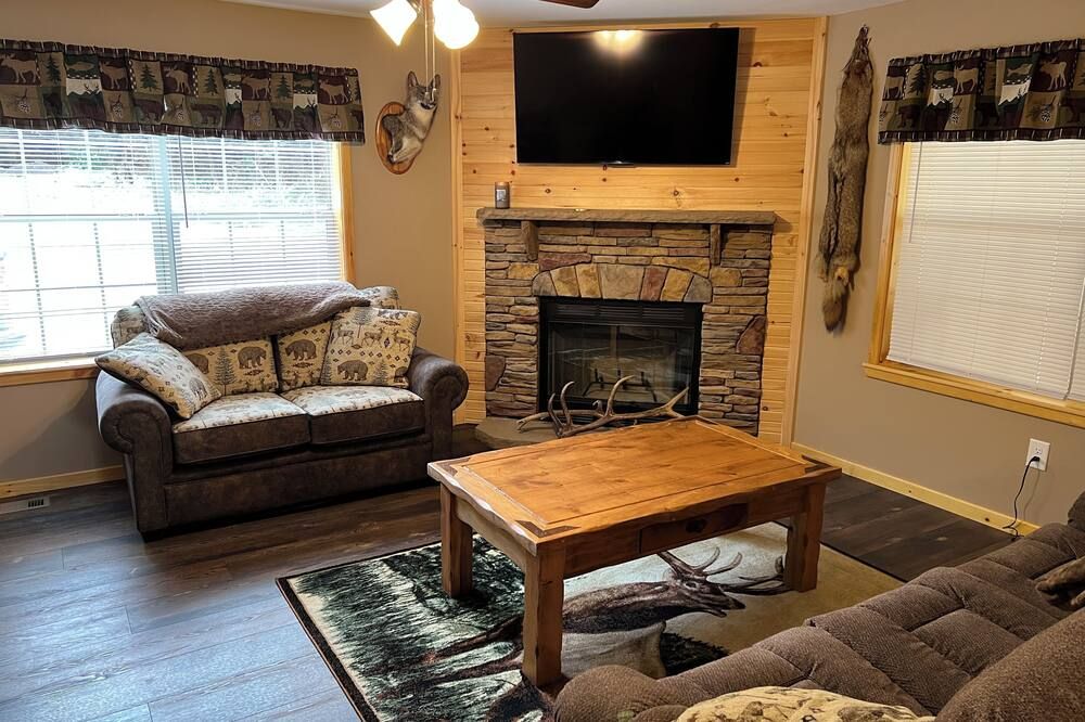 Barr Top Lodge - Newly Constructed in 2023, Secluded and Remote in the Elk Range
