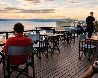 Hostel Inn Bariloche - San Carlos de Bariloche - Balcony