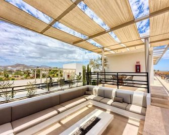 1BR Rooftop & Pool in Cardinal - סן חוסה דל קאבו - מרפסת