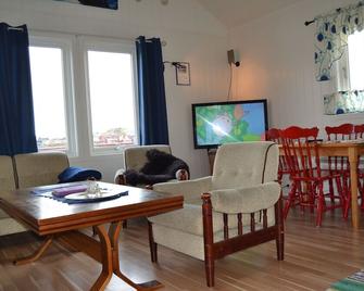 Sjøstrand Rorbuer - Ballstad - Sala de estar