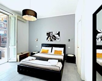 Pit Stop Ciampino Station - Luxury room-private bathroom - Ciampino - Bedroom