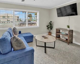 Sea Foam Suites - Panama City - Oturma odası