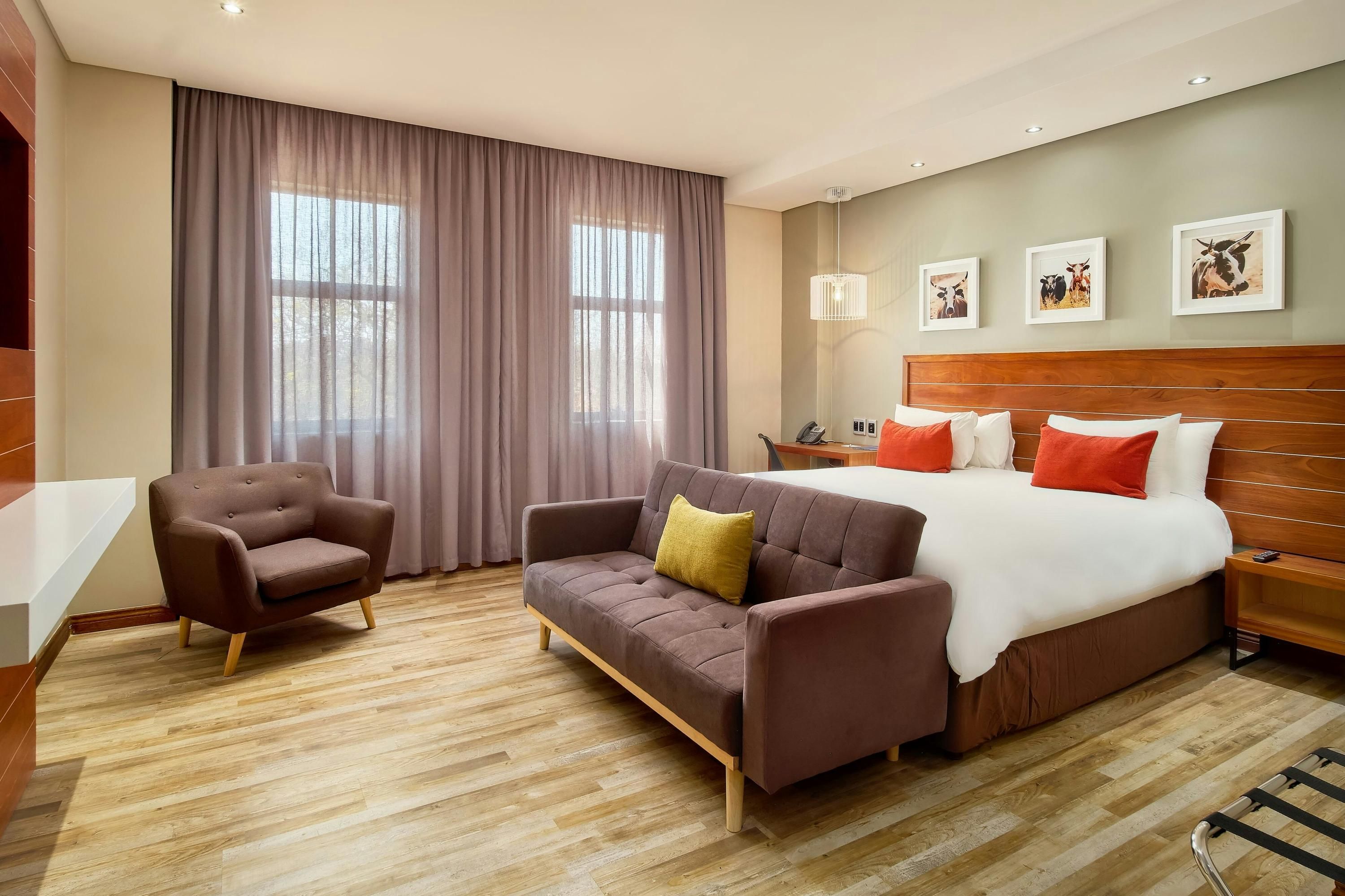 Protea Hotel by Marriott Pretoria Hatfield thumbnail 3