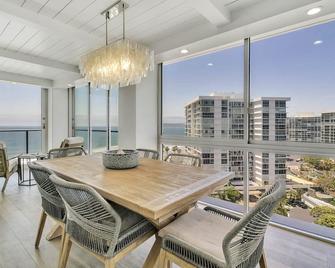 Coronado Dream Luxury Oceanfront Condo! Location, Location, Location!!! - Coronado - Dining room