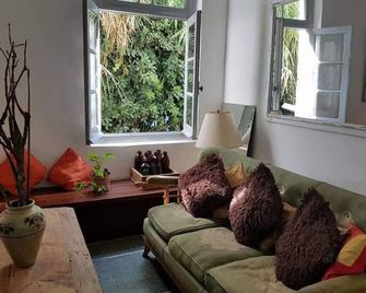 هوتل بويرتو لاس بالماس - بونتا ديل إست - غرفة معيشة