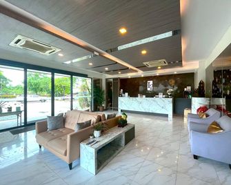 L2 Hotel - Khon Kaen - Reception