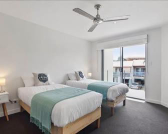 Luxury Townhouse 250m To The Beach - Alexandra Headland - Habitación