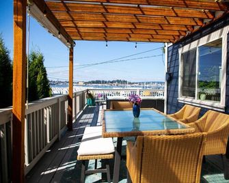 The Bayaway 4 Br Waterview Home In Dt Port Orchard - Port Orchard - Balcón