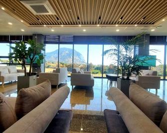 Sanbangsan Hotel - Seogwipo - Lobby