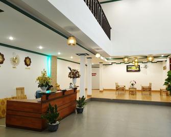 Mui Dinh Hotel - Tuy Phong - Front desk