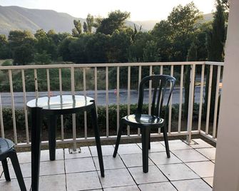 Charmant T2 au Pays des Lavandes , à Proximité Immédiate des Thermes Valvital - Montbrun-les-Bains - Balcón
