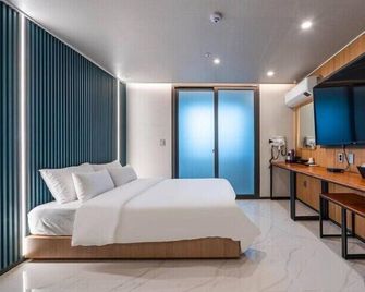Seosan The On Hotel Pension - Seosan - Bedroom