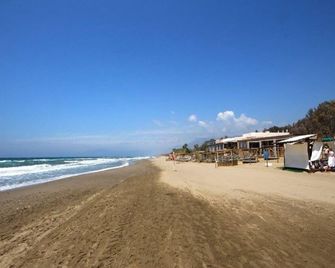 Coastal Getaway with Pool - Marbella - Beach