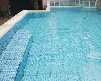 Cabinas Madeleine - Puntarenas - Pool