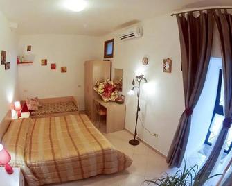 Le Cascatelle - Cerveteri - Habitación