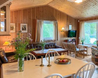 4 bedroom beach front home in Skodje - Skodje - Dining room