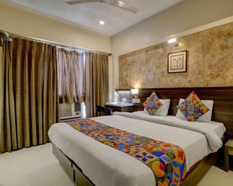 Hotel Srikrishna Paradise Thane Airoli - Navi Mumbai - Bedroom