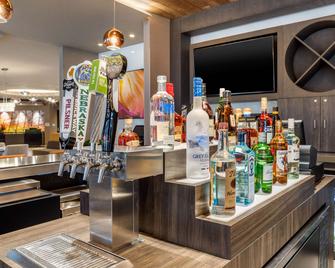 Cambria Hotel Omaha Downtown - אומהה - בר