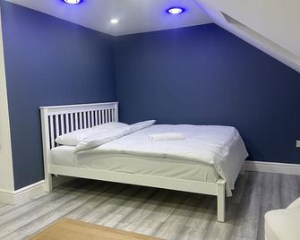 East London Apartments Self Check In - London - Bedroom