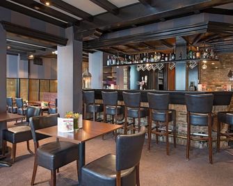 Modern Room Near Golf Courses and Nature Trails in Vlijmen, Free Parking - Vlijmen - Ristorante