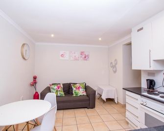 Prestigious Apartments - Fourways