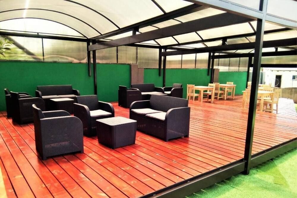 AfrikaWisa at O.R. Tambo International Airport - Kempton Park - Innenhof