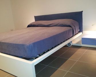 Luxurious and stylish bivouac a few steps from the sea free wi fi - Trapani - Schlafzimmer