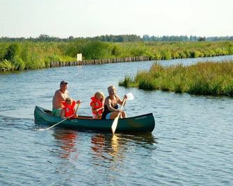 Bed In Waterland - Waterland