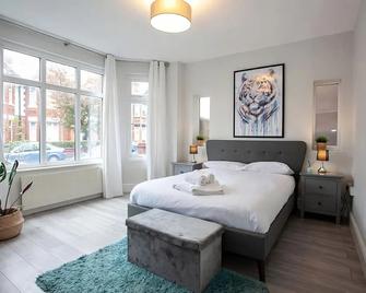 The Safari House - Your Ultimate Relaxation Destination - Manchester