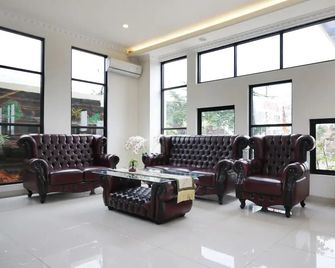 Airy Syariah Mistar Cokrokusumo 29A Banjarbaru - Banjarbaru - Lobby