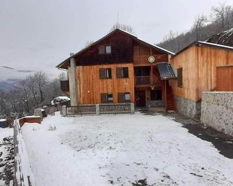 Villa spacieuse à Ax-les-Thermes avec piscine et spa - Ax-Les-Thermes - Budynek