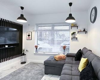 Luxurious 1 Bedroom Apartment Sleeps 3-4 - Mánchester - Sala de estar