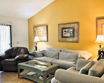 Enjoy the Outdoors on the 16th Fairway! - Bermuda Dunes - Living room
