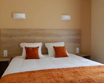 Hotel Marinet - Bellegarde-sur-Valserine - Bedroom