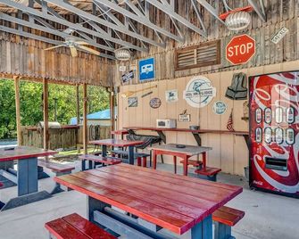 Less Than A Mile From Lake Fork-Updated-Bluegill Bungalow 6 - Quitman