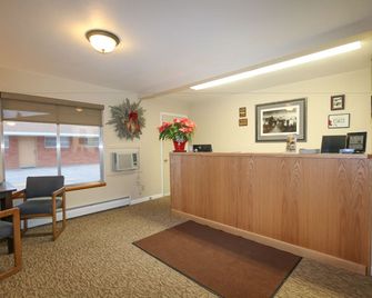 Skyline Motor Inn - Cody - Front desk