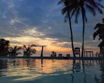Elephant Bay Resort - Ko Chang - Uima-allas
