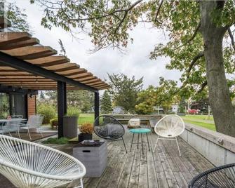 Sandbanks Cottage Retreat - Prince Edward - Patio