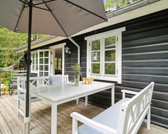 Three-Bedroom Holiday Home In Ebeltoft - Ebeltoft - Patio