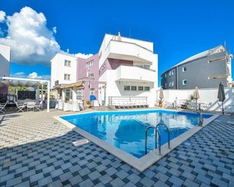 Hotel ZaDaR - Zadar - Piscina