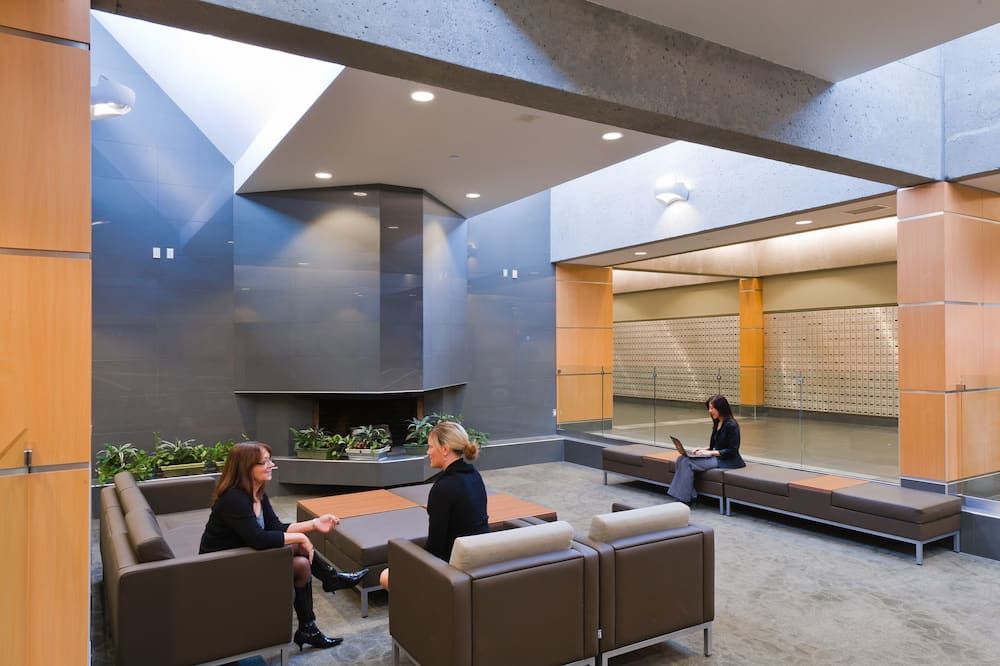 ويست كوست سويتس آت يو بي سي - فانكوفر - ردهة