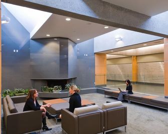 ويست كوست سويتس آت يو بي سي - فانكوفر - ردهة