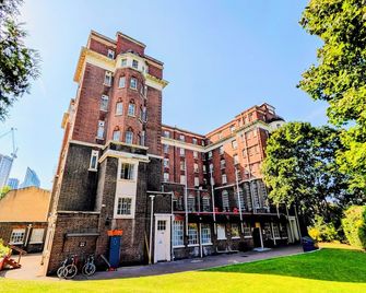 رست أب لندن - لندن - مبنى