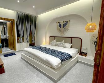 Hotel Inrira - Champawat - Bedroom