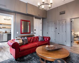 Old Crow Suite, The Woodford Hotel - Versailles - Sala de estar