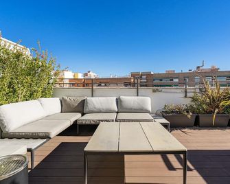 Feelathome Waldorf Suites Apartments - Madrid - Balcón
