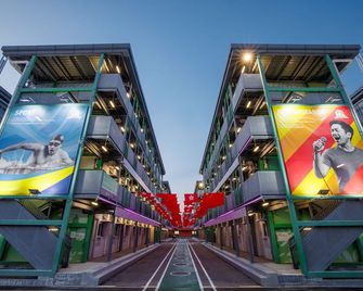 Runway 1331 -Enlight Youth Hostel - Hong Kong
