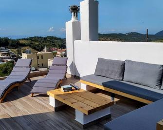Rustic House Smaro - Embonas - Balcony