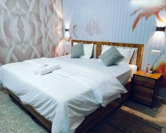 Milestone Homestay Agra - Agra - Bedroom